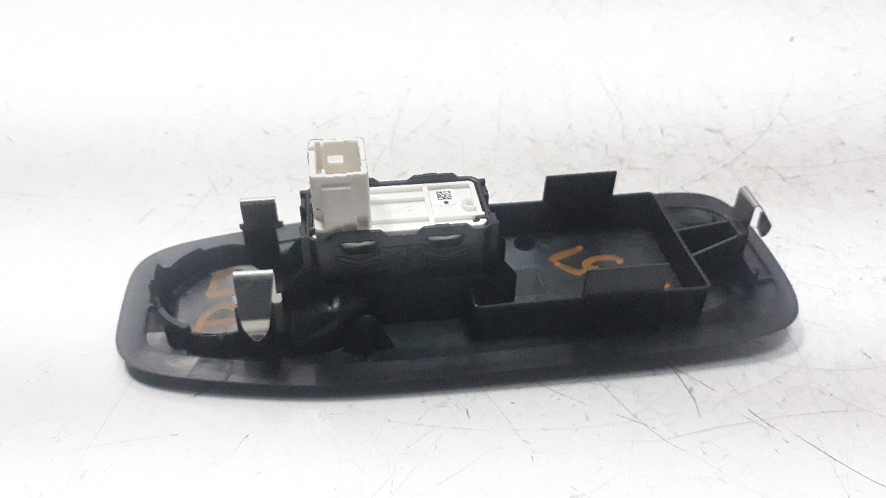 MANDO ELEVALUNAS DELANTERO DERECHO 98242560ZD 