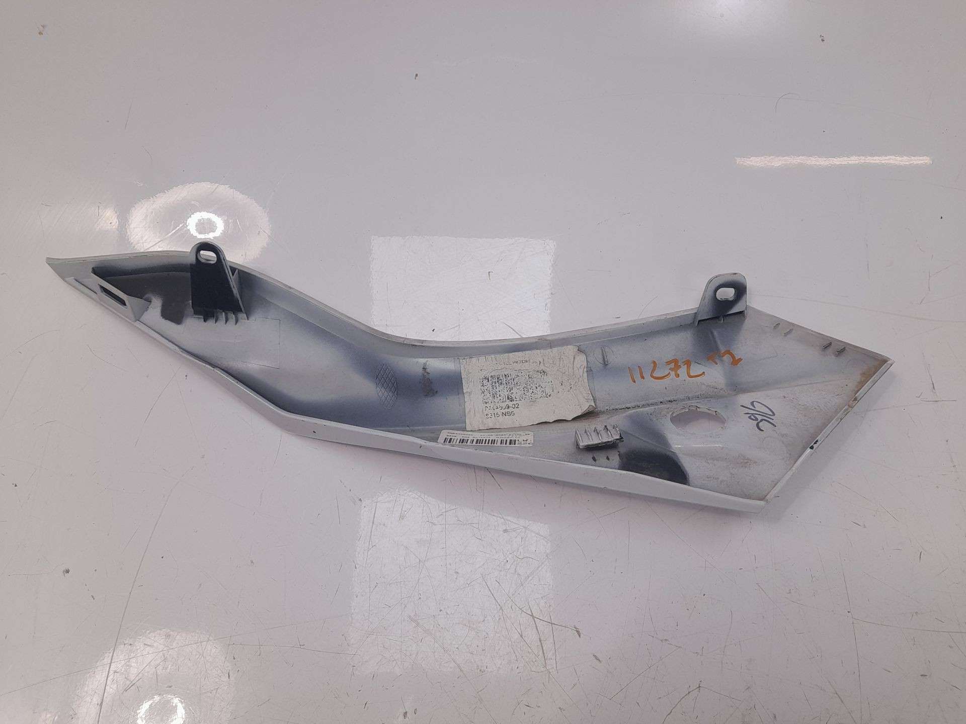 MOLDURA BMW F 900 XR 2019- (46638403867 1248482)