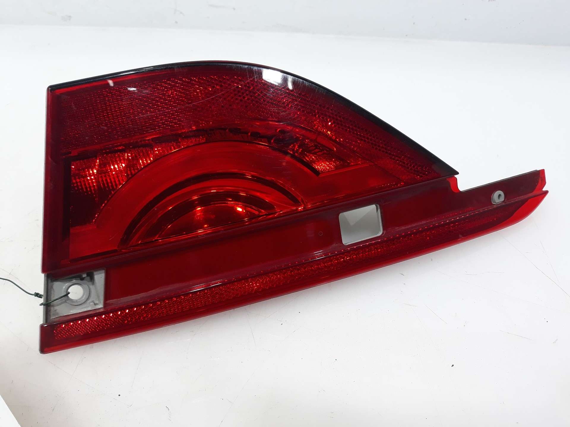 PILOTO TRASERO DERECHO INTERIOR JAGUAR XF II (X260) 2015- (GX6315K272AF 1528484)