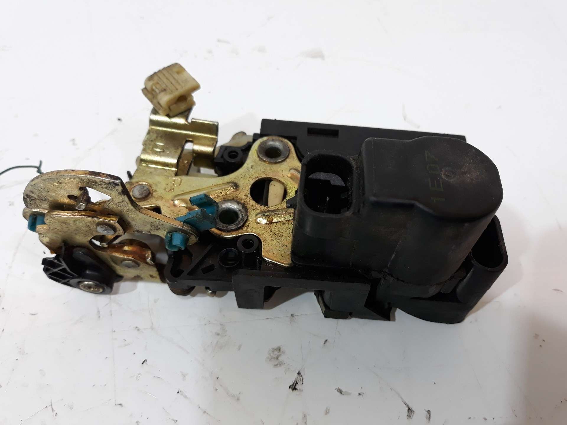 CERRADURA PUERTA TRASERA DERECHA DAEWOO TACUMA 2000-2004 (96260996 1333282)