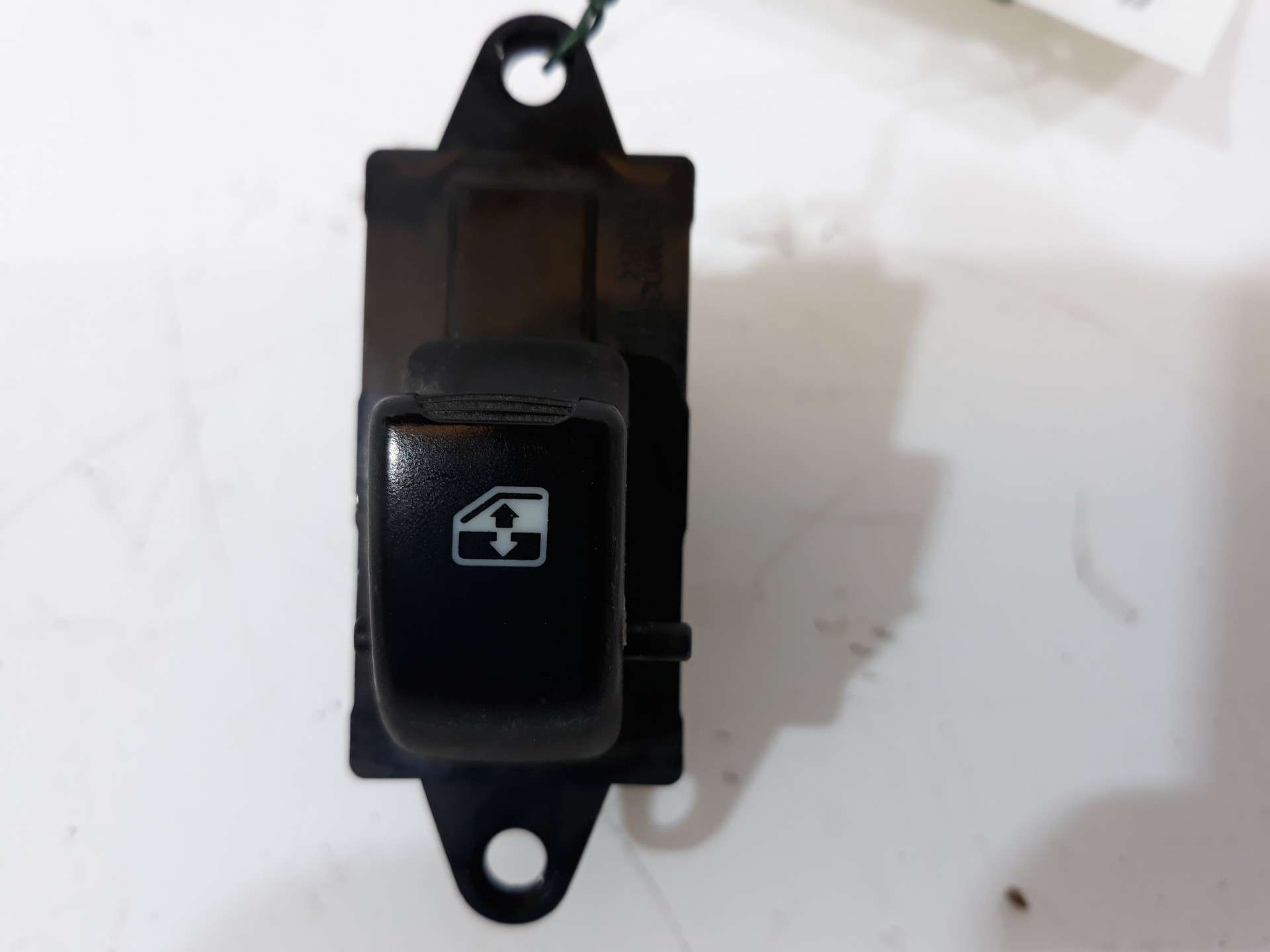 MANDO ELEVALUNAS TRASERO DERECHO DAEWOO TACUMA 2000-2004 (96190777 1333299)