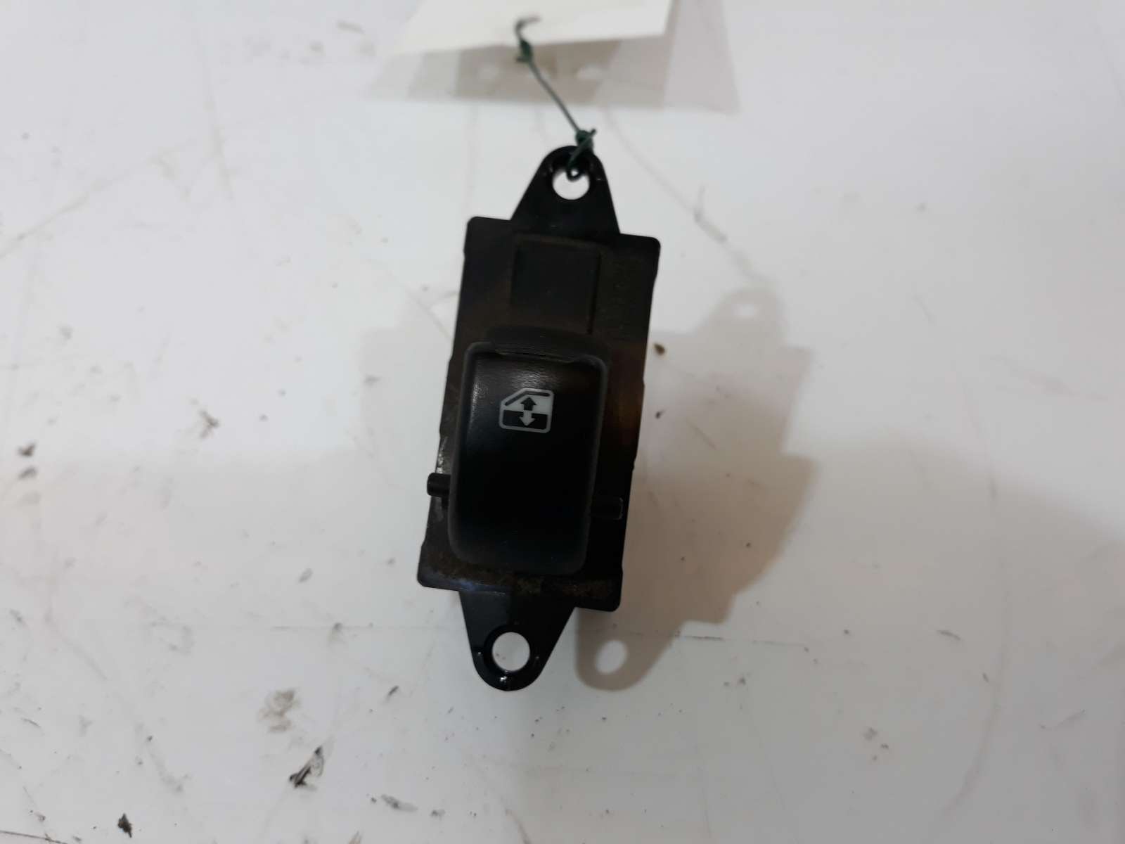 MANDO ELEVALUNAS TRASERO IZQUIERDO DAEWOO TACUMA 2000-2004 (96190777 1333300)