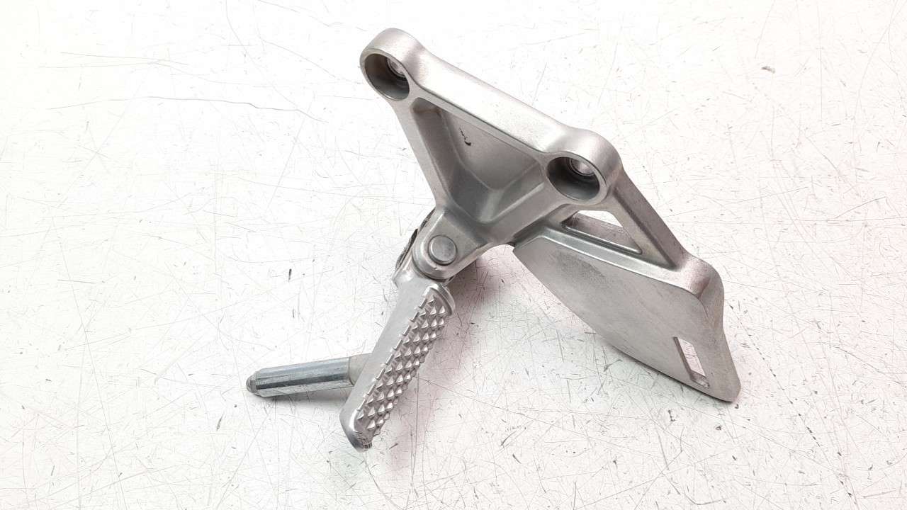 ESTRIBO LATERAL 50700MKND50 