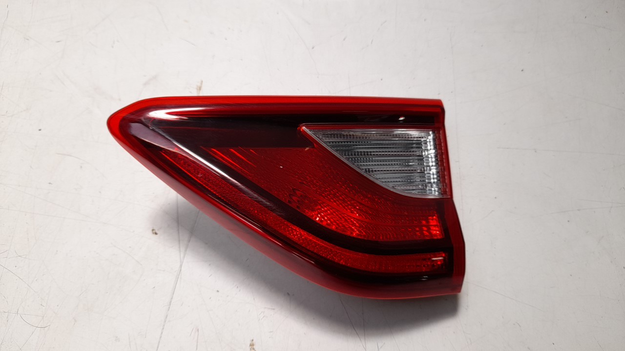 PILOTO TRASERO DERECHO INTERIOR KIA STONIC (YBCUV) 2017- (92404H8400 1279571)