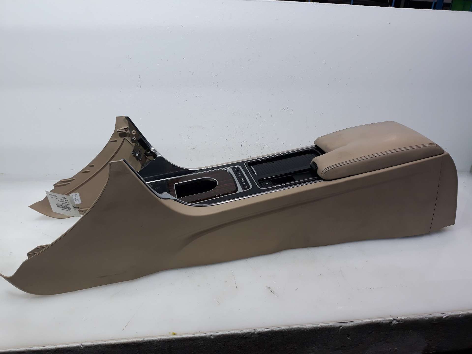 APOYABRAZOS CENTRAL JAGUAR XF II (X260) 2015- (T2H3097 1530338)