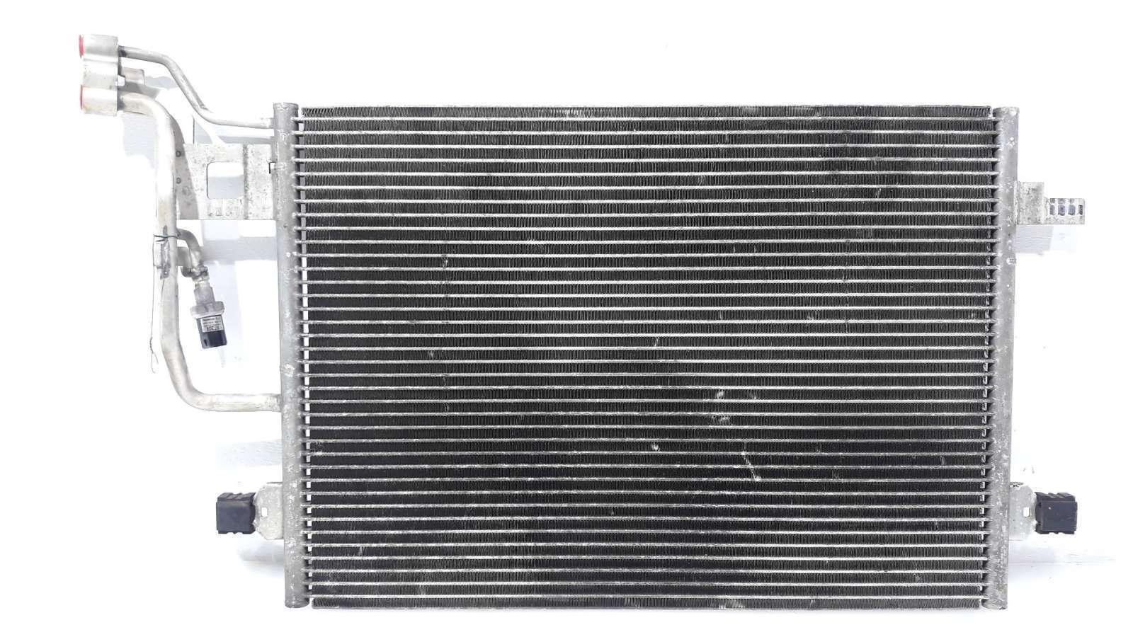 CONDENSADOR / RADIADOR  AIRE ACONDICIONADO VOLKSWAGEN PASSAT BERLINA (3B3) 2000-2005 (3B0260401B 1637344)