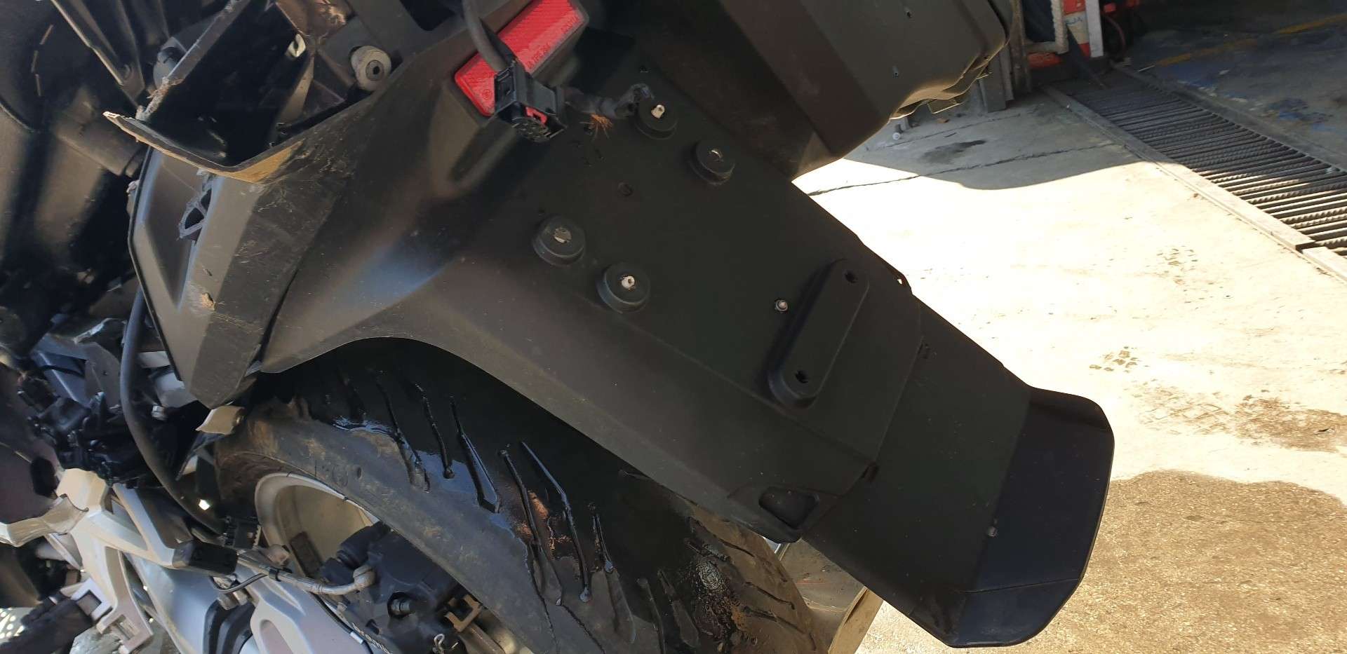 GUARDABARROS TRASERO BMW R 1250 RT 2018- (46627728673 1316435)