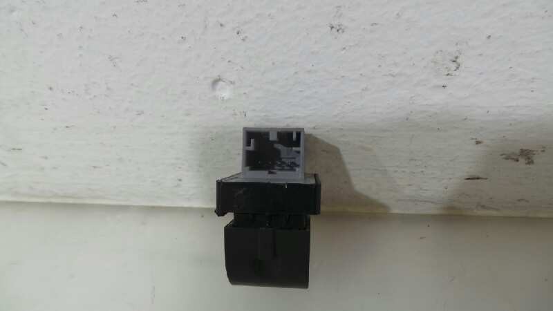 MANDO ELEVALUNAS TRASERO DERECHO AUDI A4 BERLINA (8E) 2004-2007 (8E0959855 1169853)