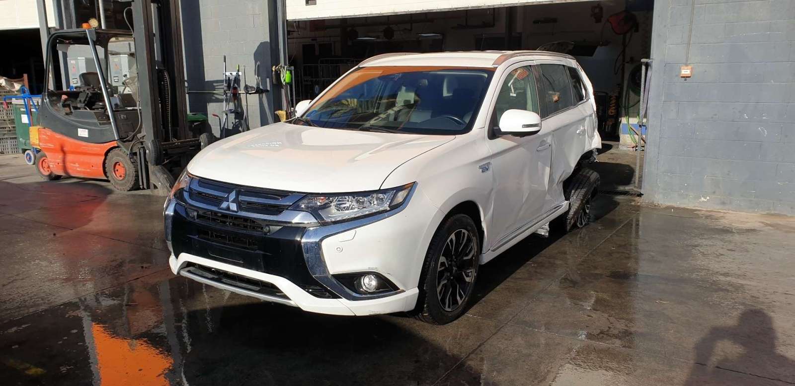 MITSUBISHI OUTLANDER (GF0) 2012-