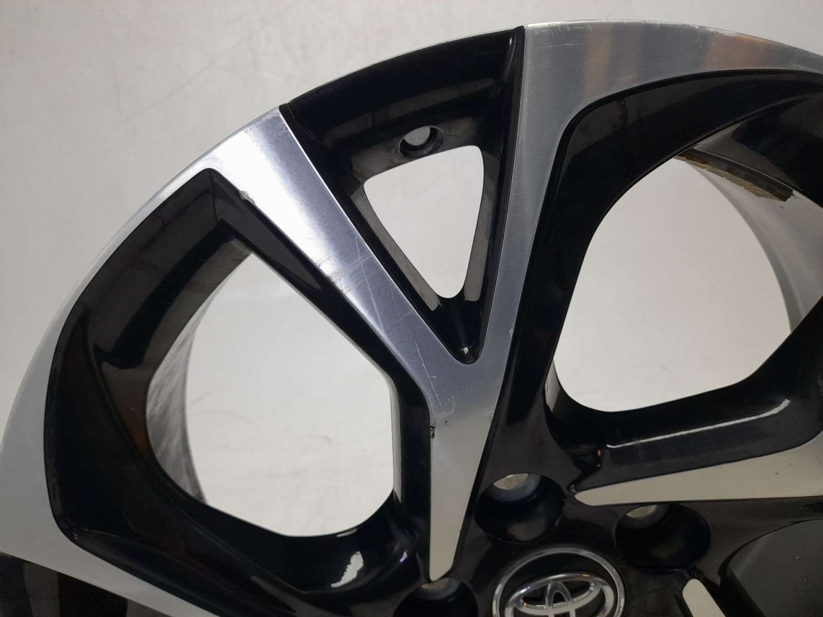 LLANTA TOYOTA C-HR 2016- (42611YP360 1461559)