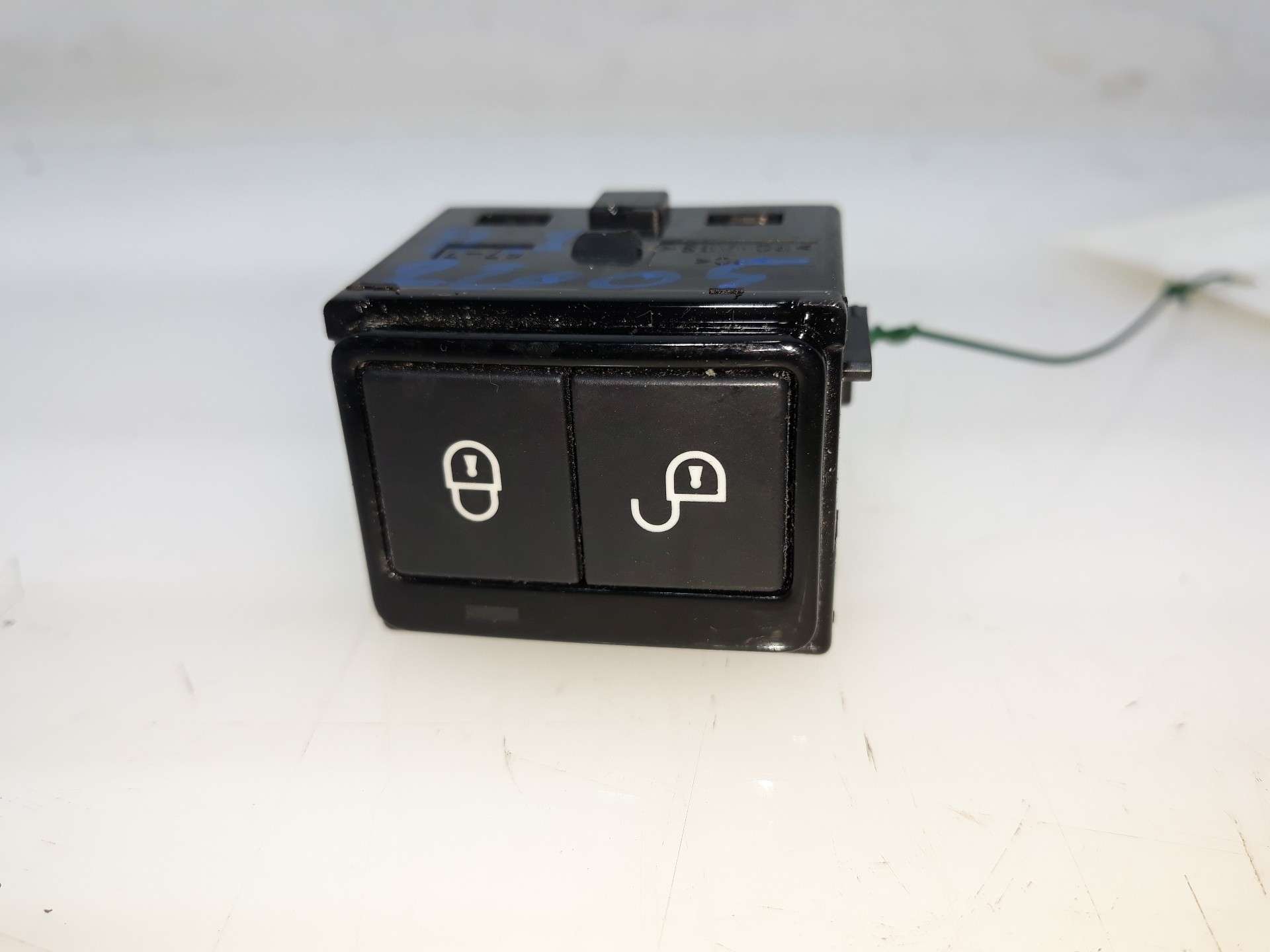 BOTON BLOQUEO PUERTA JAGUAR XF II (X260) 2015- (GX7314017EC 1530730)