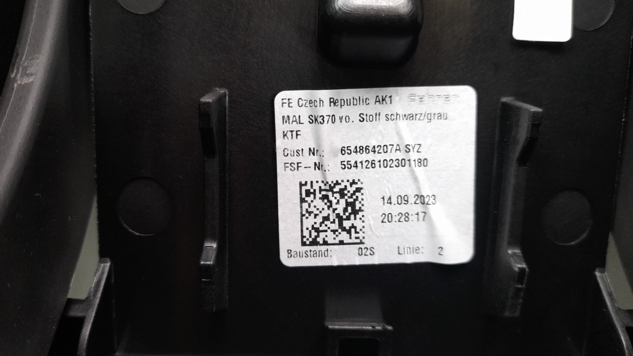 APOYABRAZOS CENTRAL SKODA SCALA (NW) 2019- (654864207A 1335340)