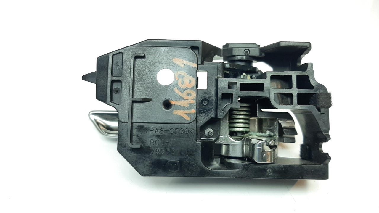 MANETA INTERIOR DELANTERA IZQUIERDA MAZDA 3 SEDÁN (BP) 2019- (BCJHV8393 1340422)