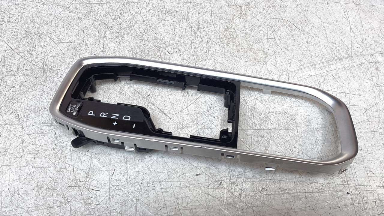 MOLDURA HYUNDAI SANTA FE 2018- (TMLC190108 1346382)