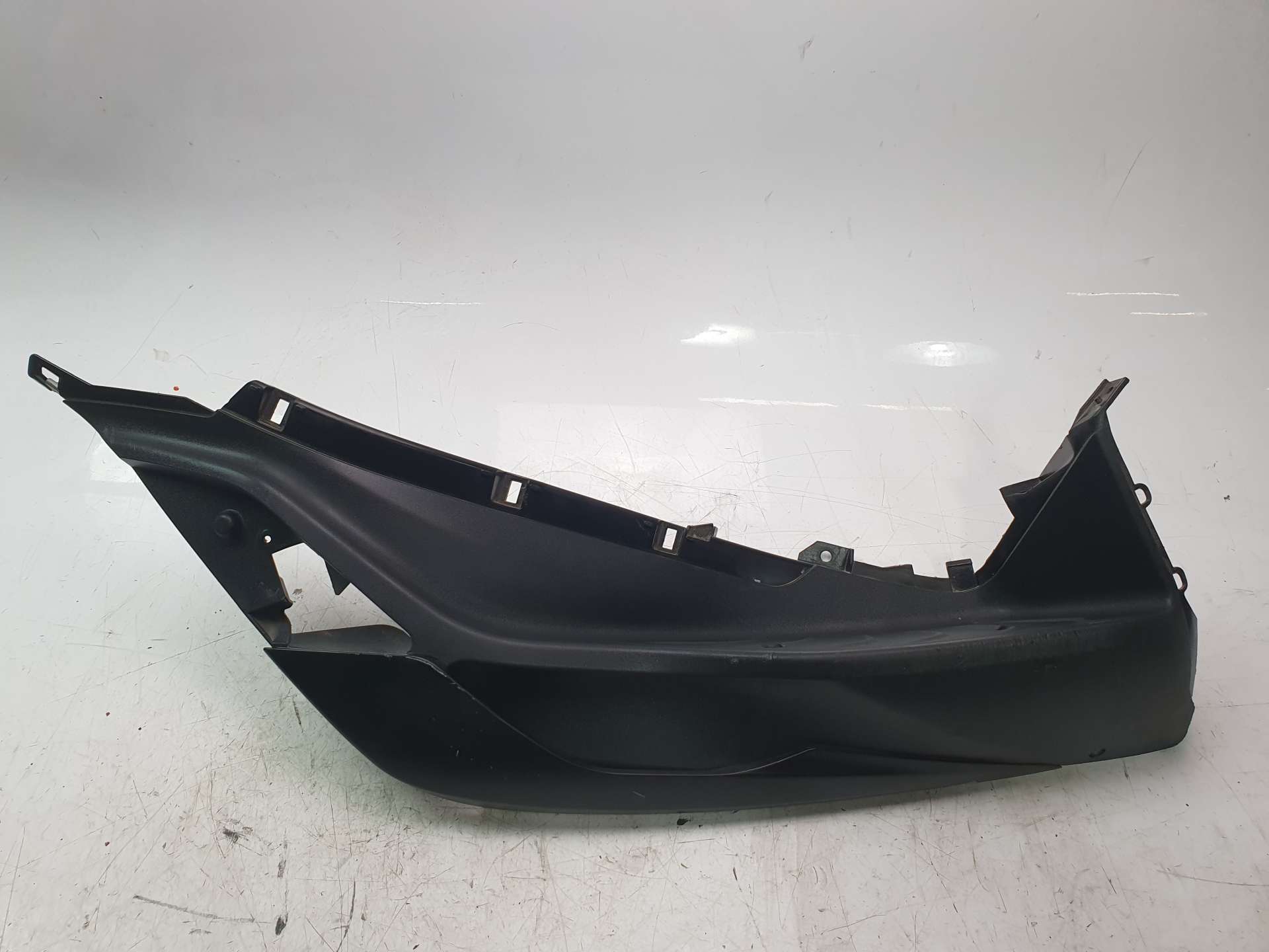 MOLDURA PIAGGIO (VESPA) PIAGGIO MEDLEY 125 2019- (1B006568VN01792 1351272)