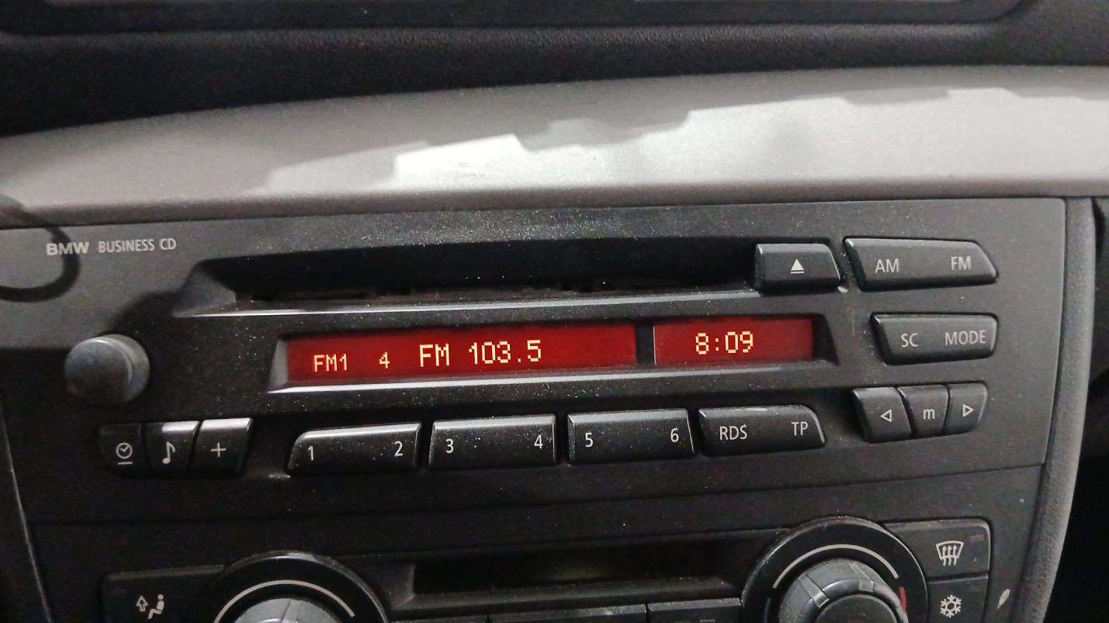 SISTEMA AUDIO / RADIO CD BMW 1 (E87) 2003-2013 (65129232250 1746840)