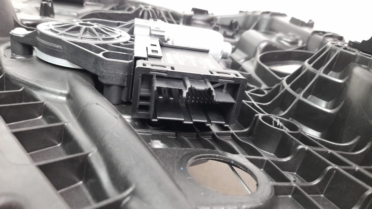 ELEVALUNAS TRASERO IZQUIERDO VOLVO XC 40 2017- (32353277 1353385)