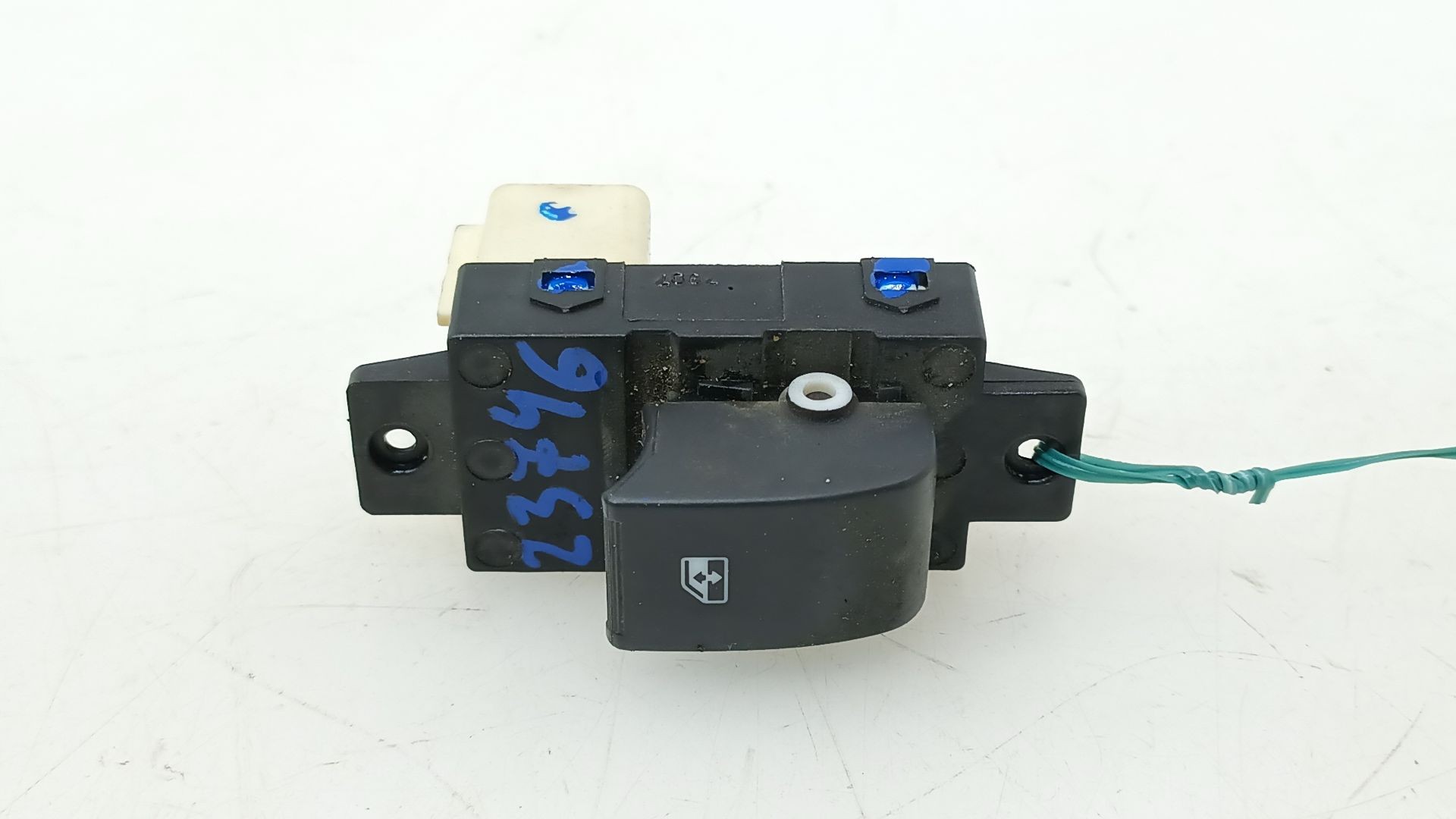 MANDO ELEVALUNAS TRASERO DERECHO CHEVROLET CAPTIVA (C100, C140) 2006- (96628550 1756934)