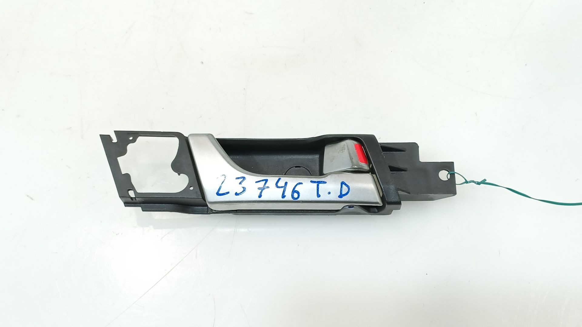 MANETA INTERIOR TRASERA DERECHA CHEVROLET CAPTIVA (C100, C140) 2006- (95919451 1756947)