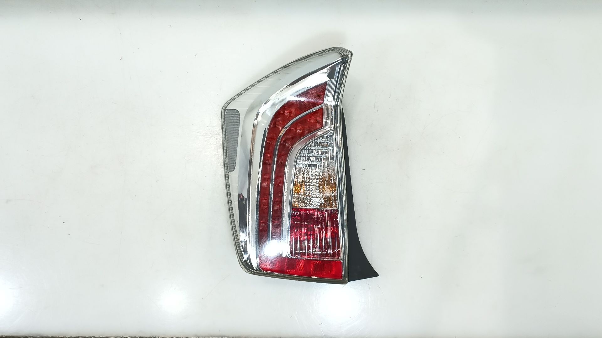 PILOTO TRASERO IZQUIERDO TOYOTA PRIUS (_W3_) 2008- (8156147180 1769637)