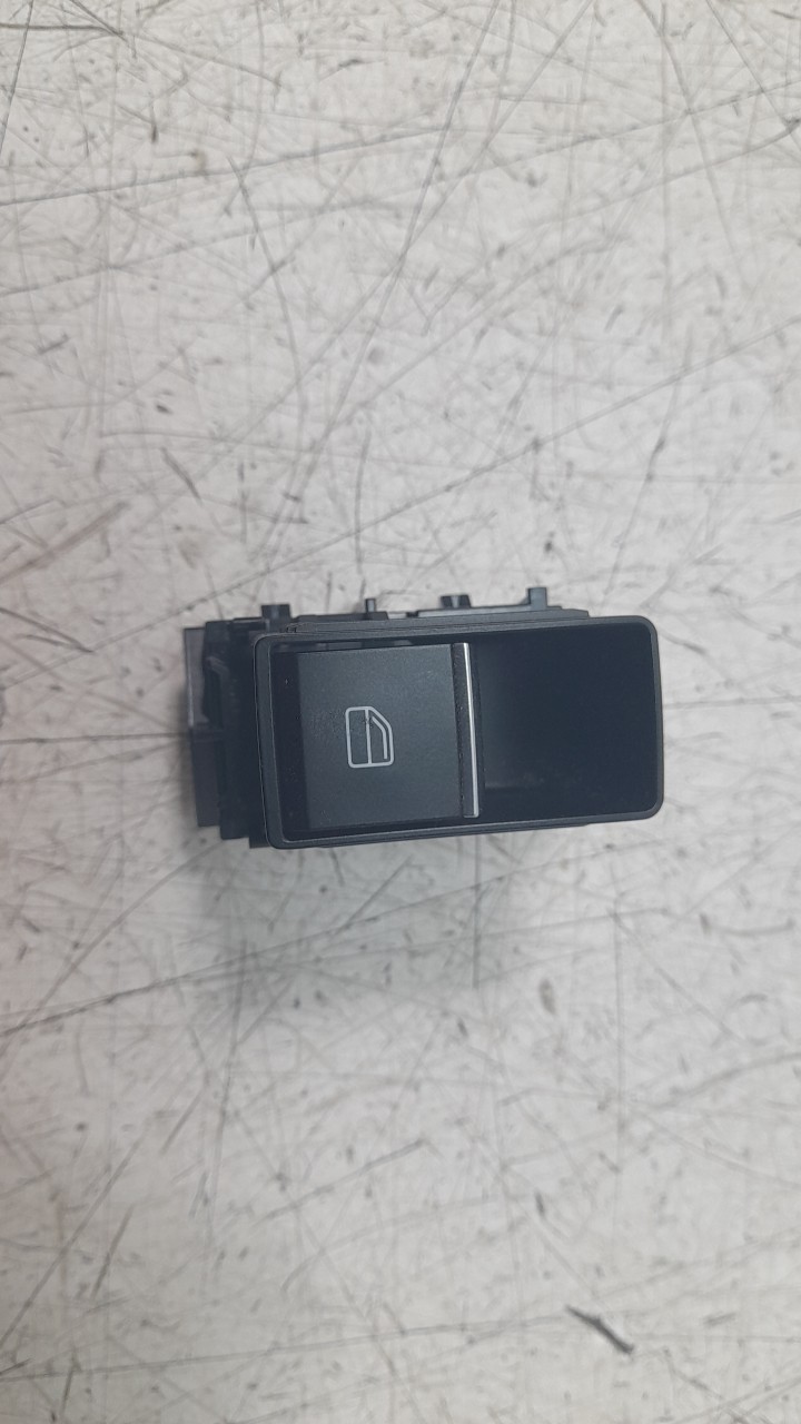 MANDO ELEVALUNAS DELANTERO DERECHO BDGF66370 