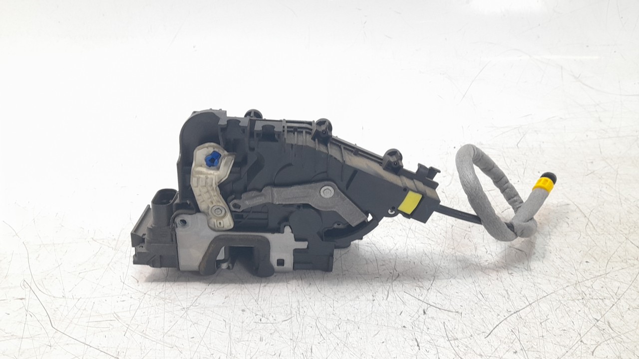 CERRADURA PUERTA DELANTERA IZQUIERDA A2220063999 