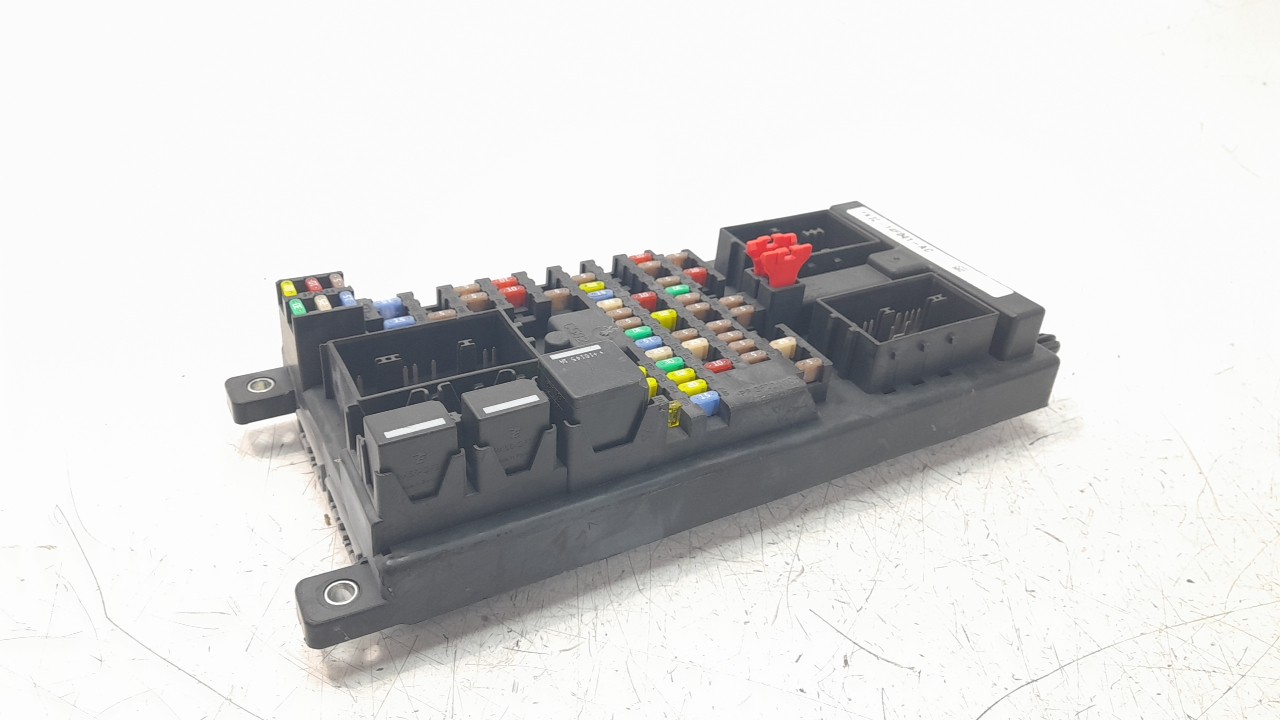 CAJA RELES / FUSIBLES FK7214F041AC 