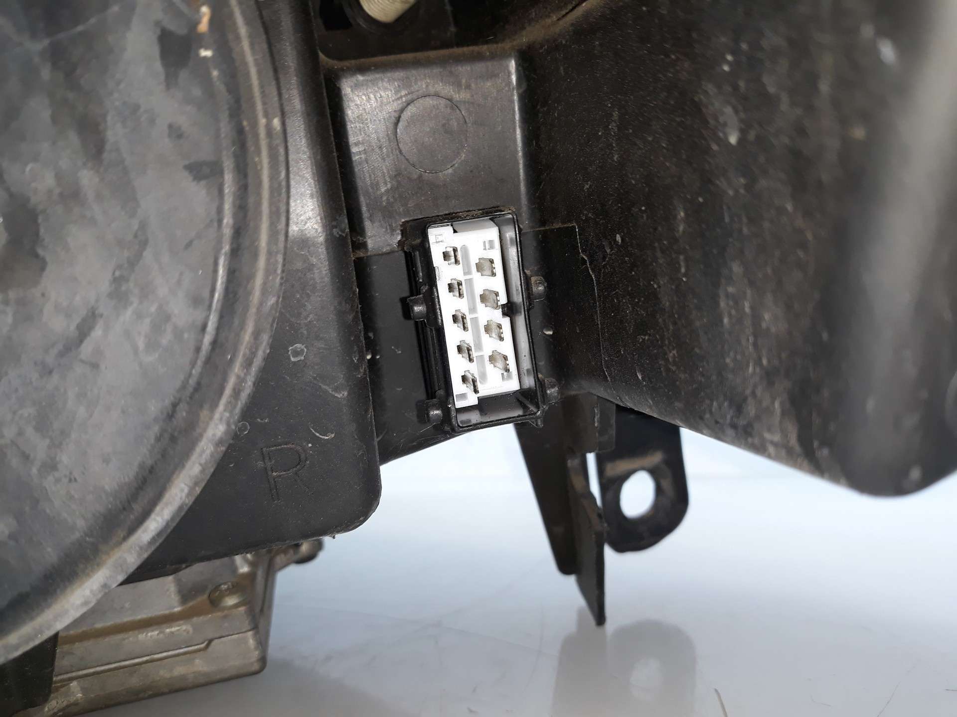 FARO DERECHO PEUGEOT 407 SW 2004-2011 (620692 1455758)