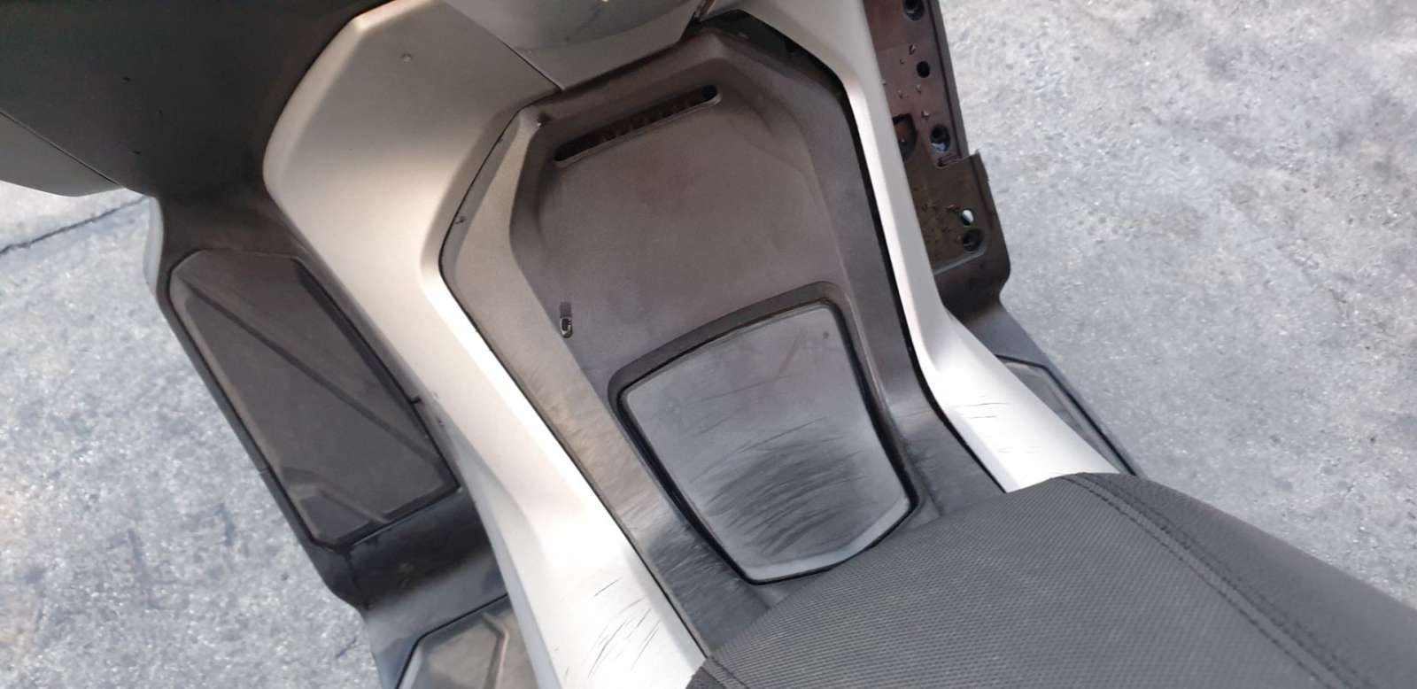 MOLDURA 81121K0BT00ZA 