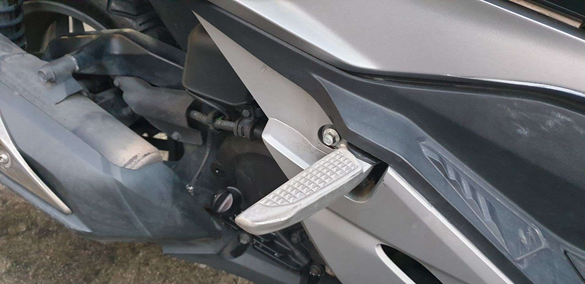 ESTRIBERA DERECHA HONDA NSS 300 FORZA 2013-2019 (50720K40F00 1395262)