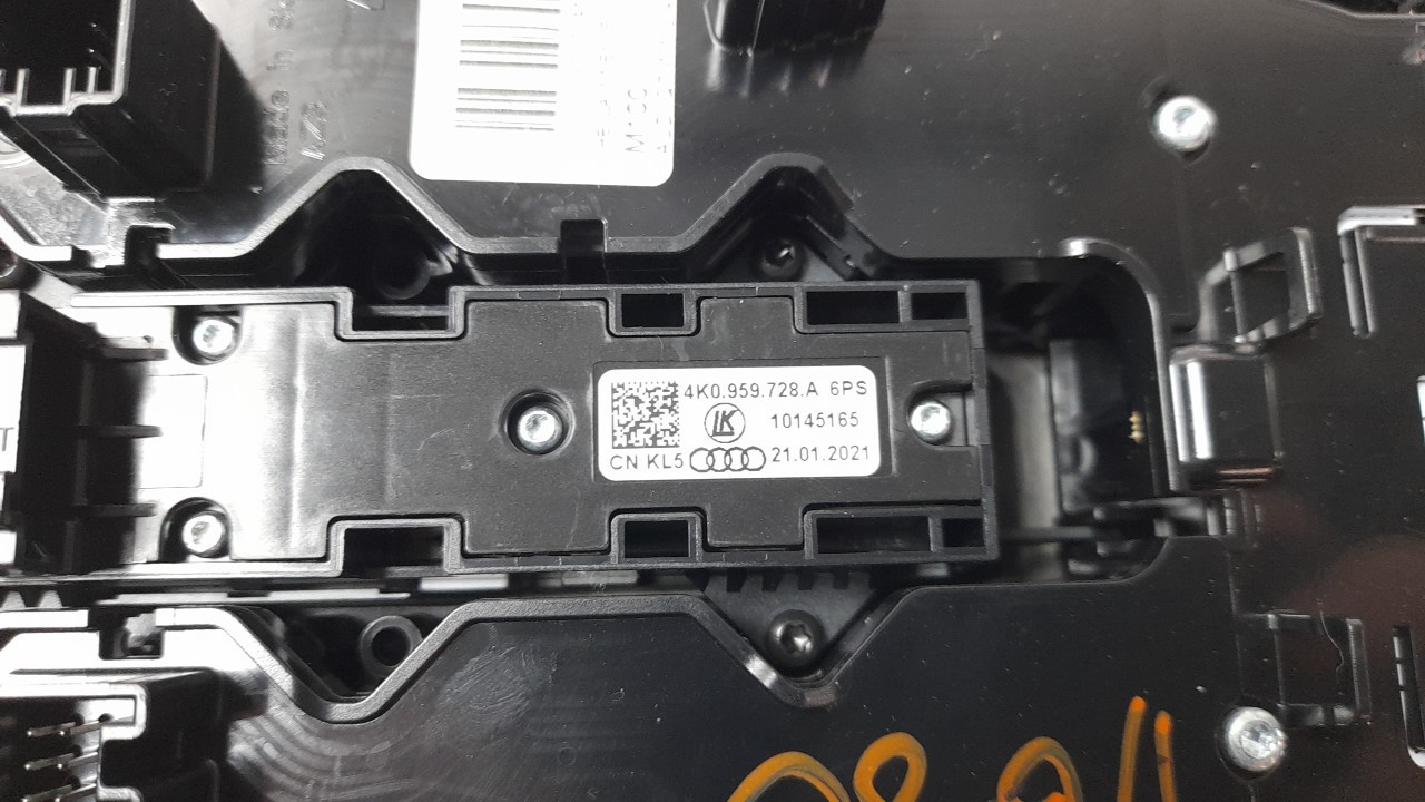 LUZ INTERIOR AUDI Q7 4MG 2019- (4M0947135EC 1398030)