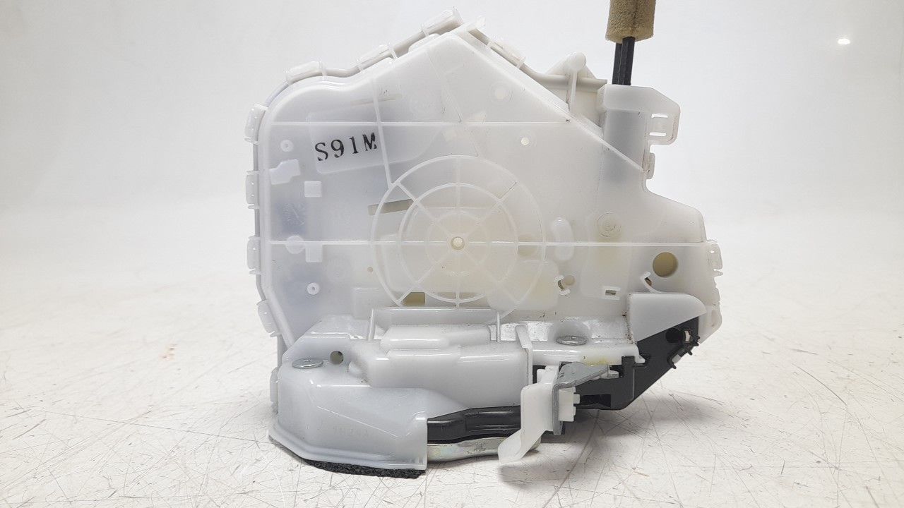 CERRADURA PUERTA TRASERA DERECHA MAZDA 3 BERLINA (BP) 2019- (BDMC72310B 1398178)