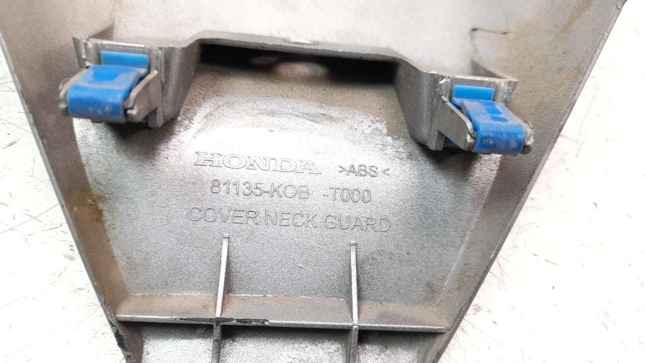 MOLDURA 81135KOBT000 