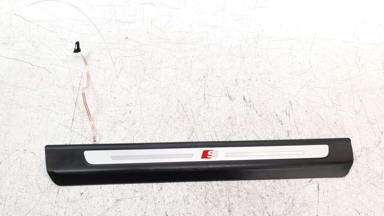 MOLDURA AUDI Q7 4MG 2019- (4M8947406A 1399538)