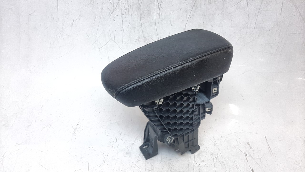 APOYABRAZOS CENTRAL OPEL CORSA F 2019- (9830208680 1415004)