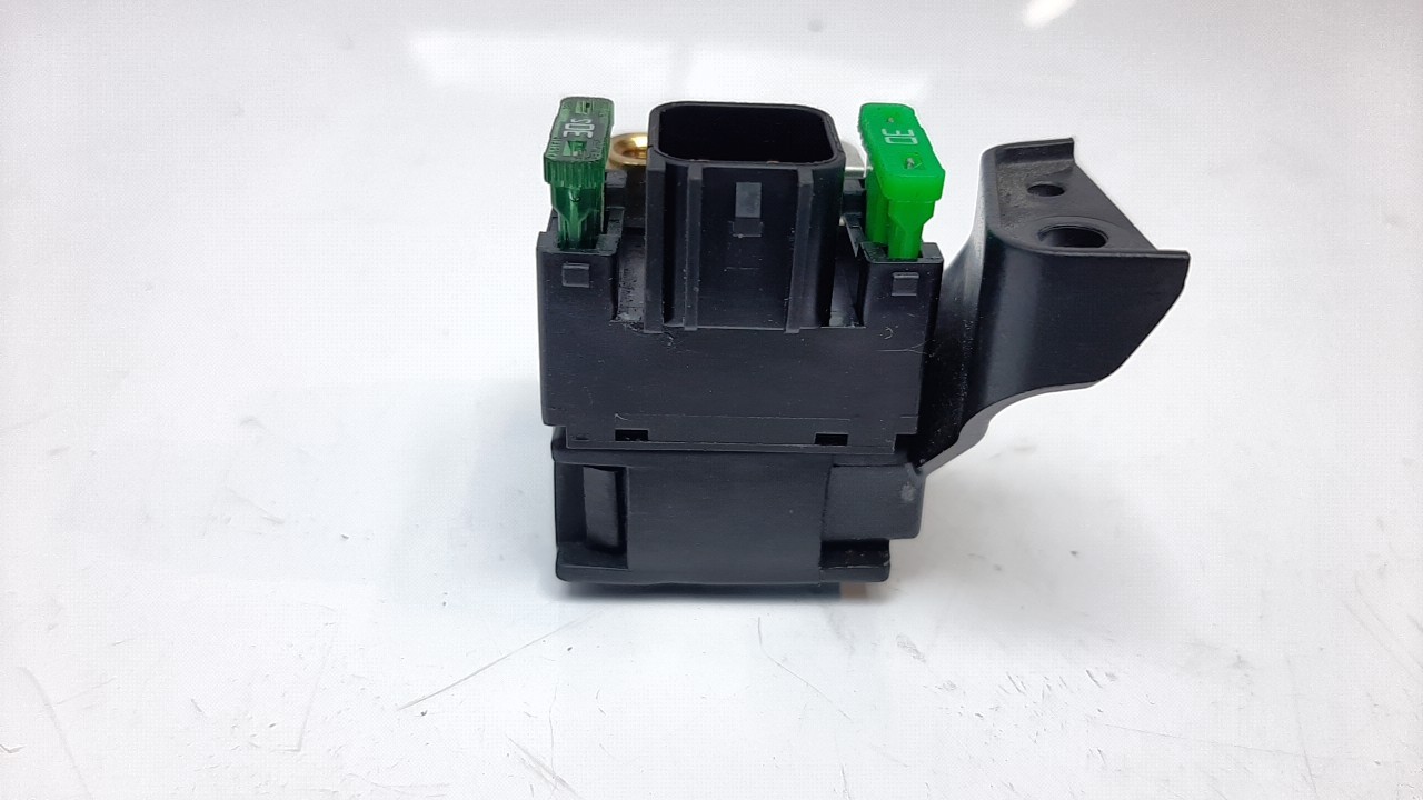 CAJA RELES / FUSIBLES 39740081B 