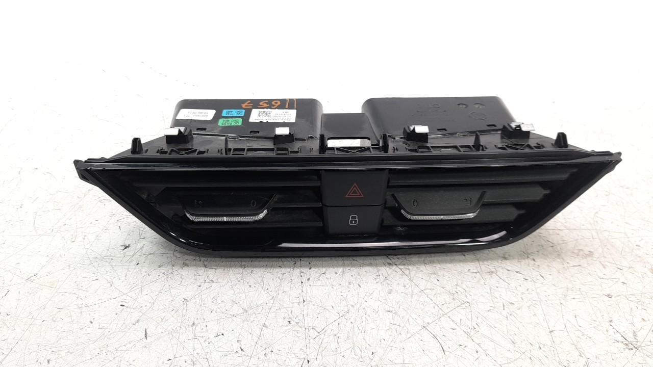 AIREADOR CENTRAL SKODA SCALA (NW) 2019- (654820951D 1426671)