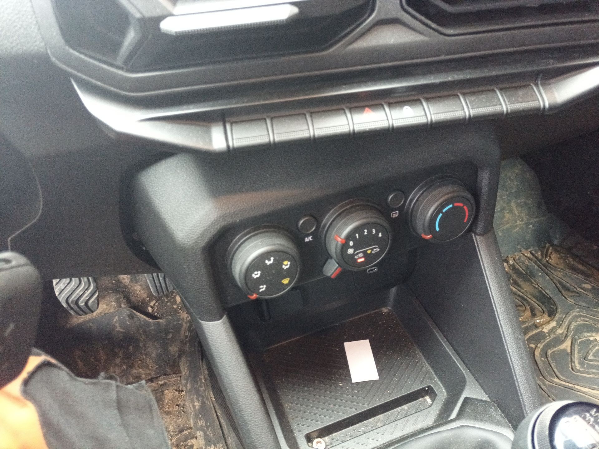 MANDO CLIMATIZADOR 275007425R 