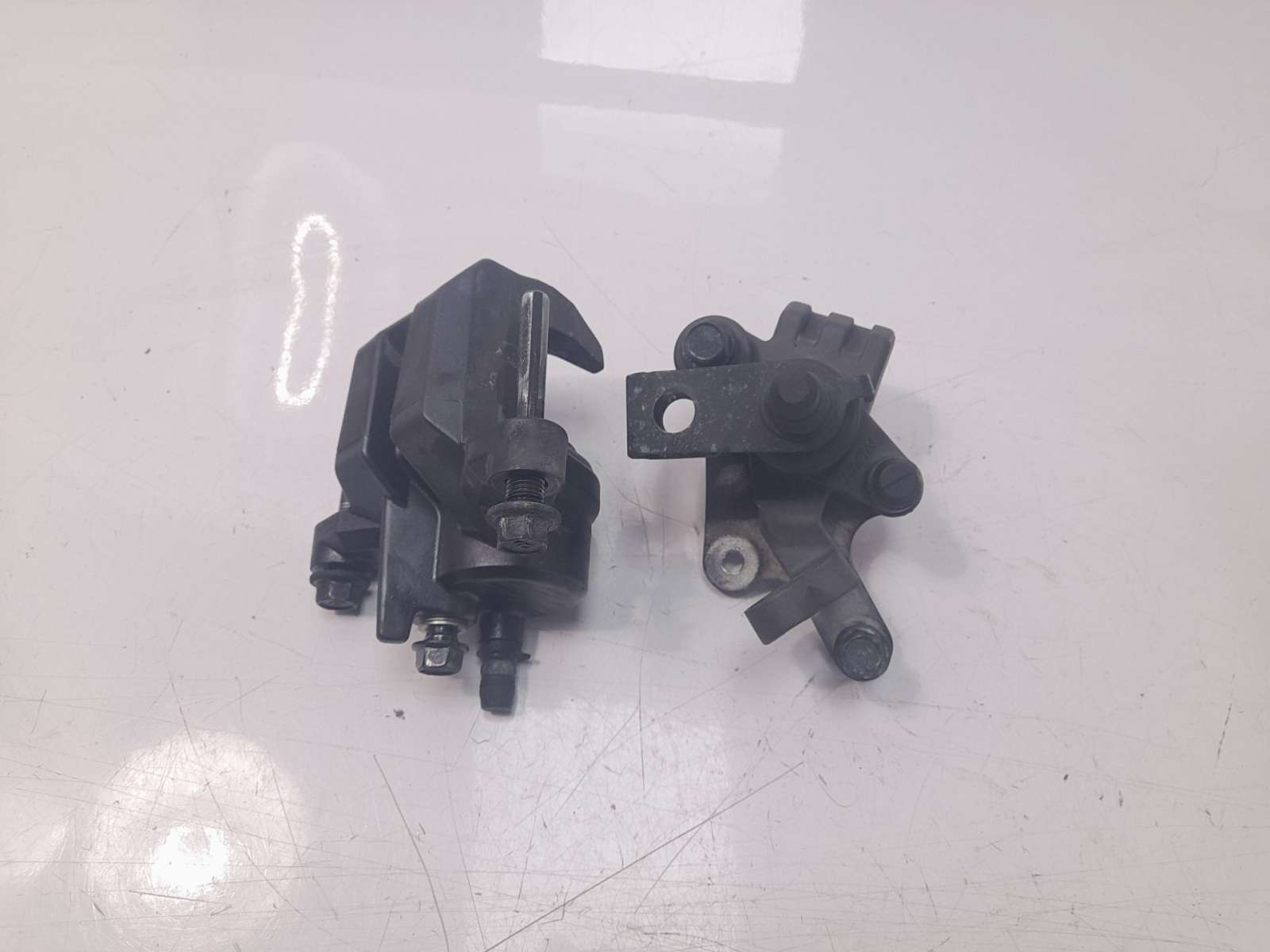 PINZA DE FRENO TRASERA DERECHA YAMAHA TMAX 2019- (59C2580W0100 1428305)