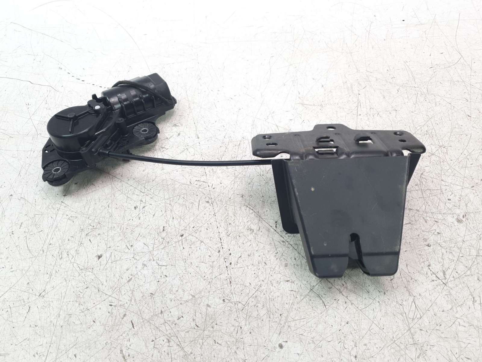 CERRADURA MALETERO / PORTON 32149889 