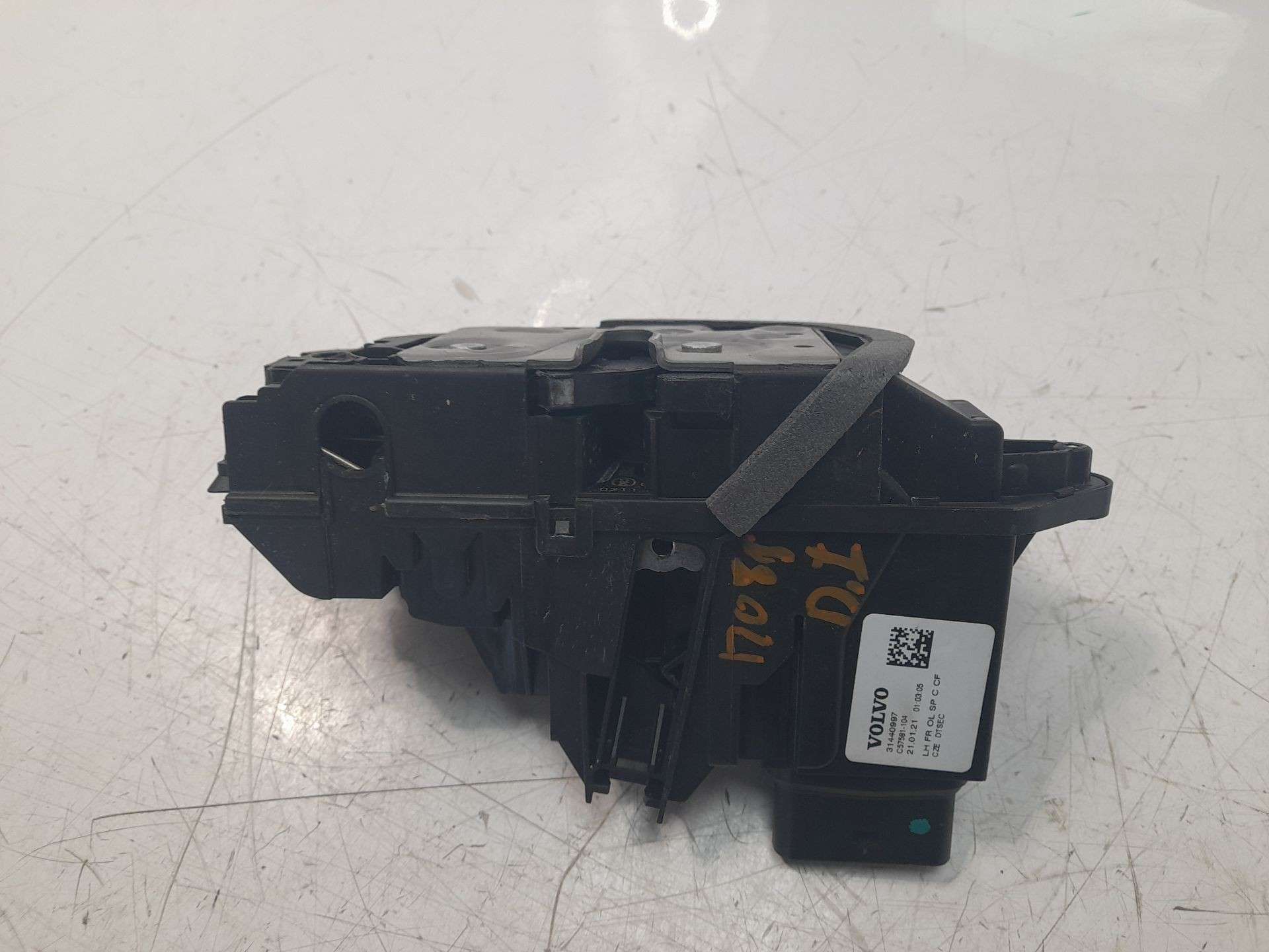 CERRADURA PUERTA DELANTERA IZQUIERDA VOLVO XC60 II (246) 2017- (31440997 1436108)