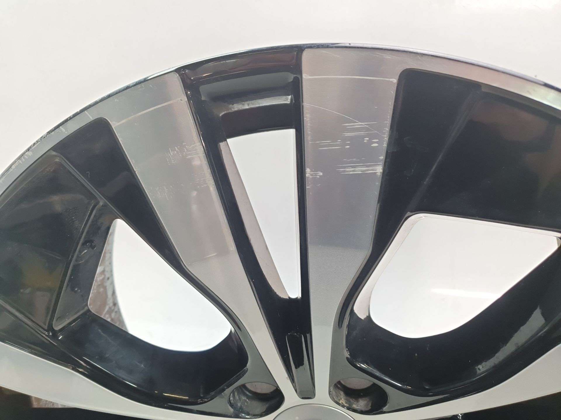 LLANTA VOLVO XC60 II (246) 2017- (32209452 1436157)