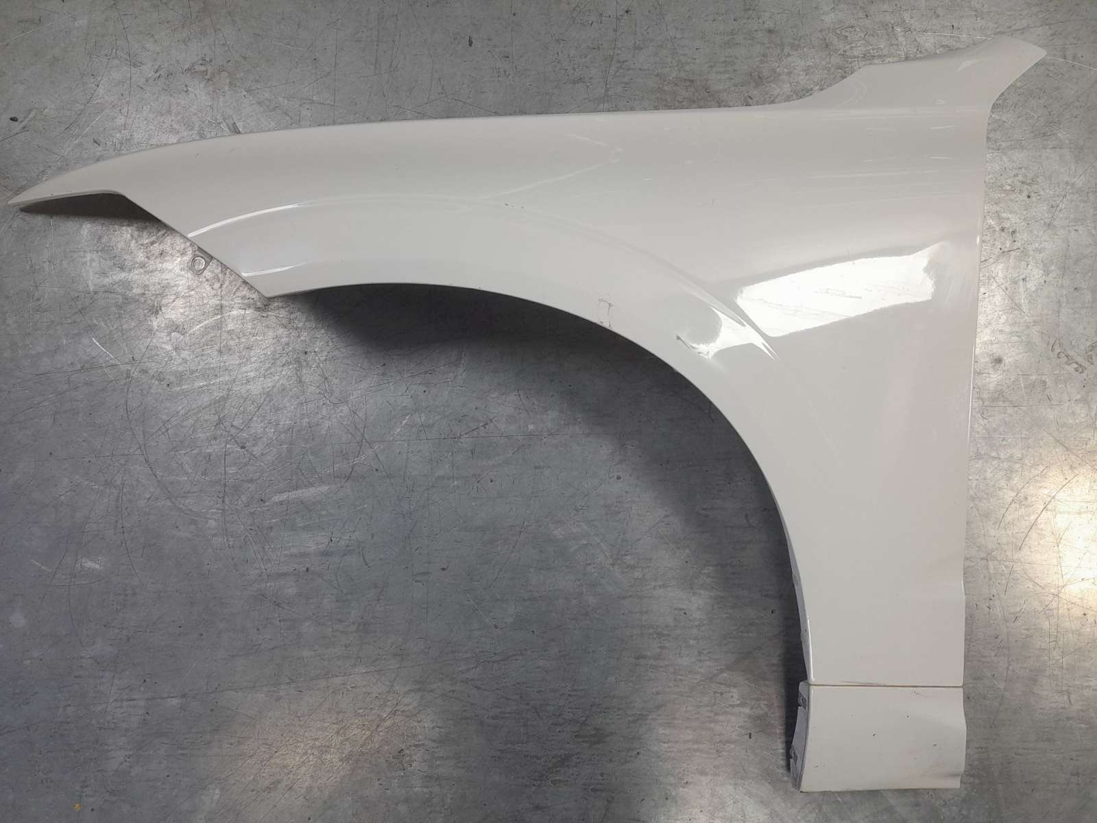 ALETA DELANTERA IZQUIERDA 32297441 109242812