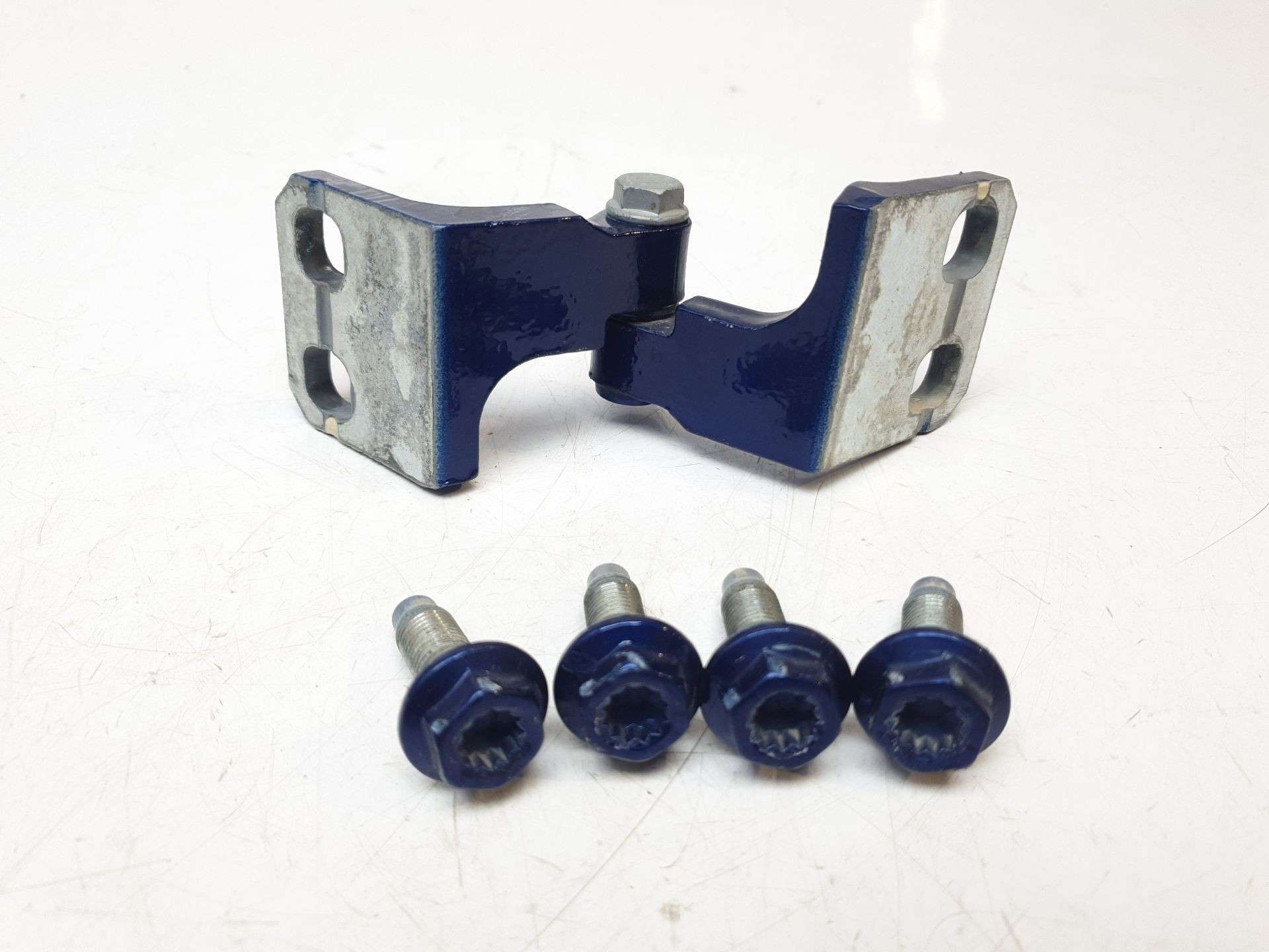 BISAGRA PUERTA TRASERA IZQUIERDA MASERATI GHIBLI III (M157) 2013- (675000160 1437808)