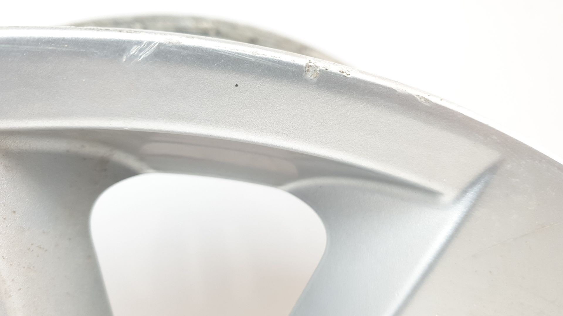 LLANTA SUBARU OUTBACK (BS) 2014- (28111al020 1448785)