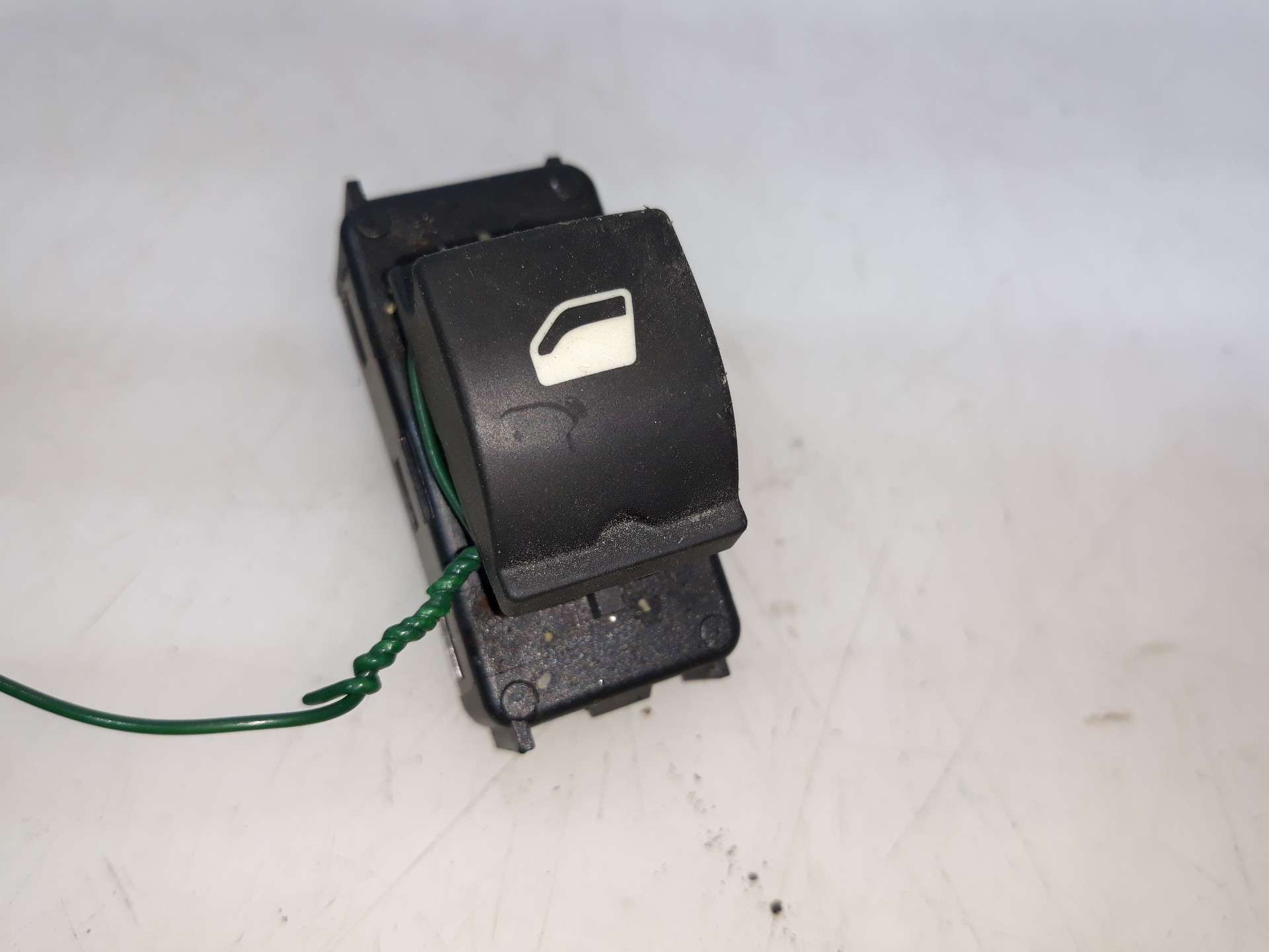 MANDO ELEVALUNAS DELANTERO DERECHO PEUGEOT 5008 2009-2017 (96662297ZD 1531367)