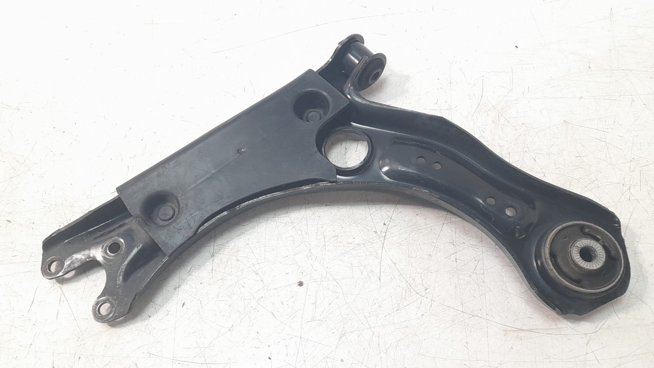 BRAZO SUSPENSION INFERIOR DELANTERO DERECHO 2Q0407152E ZWDVW056 