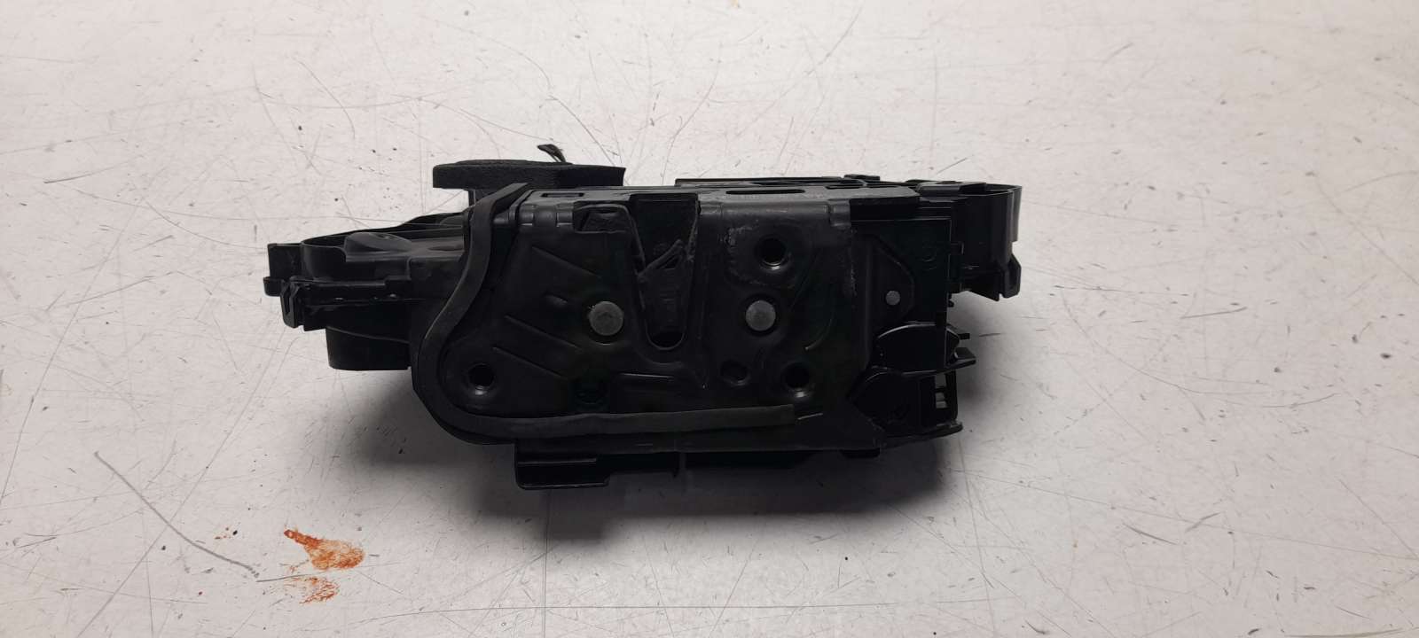 CERRADURA PUERTA DELANTERA IZQUIERDA 5TB837015C 