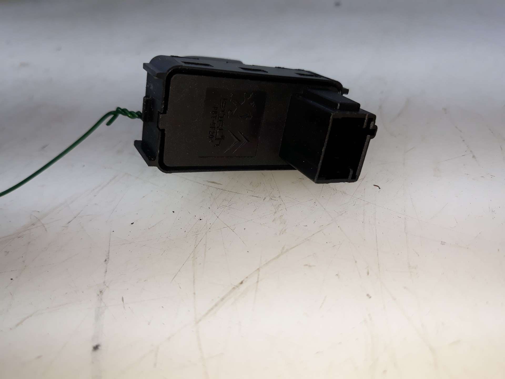 MANDO ELEVALUNAS TRASERO IZQUIERDO PEUGEOT 5008 2009-2017 (96662297ZD 1531370)