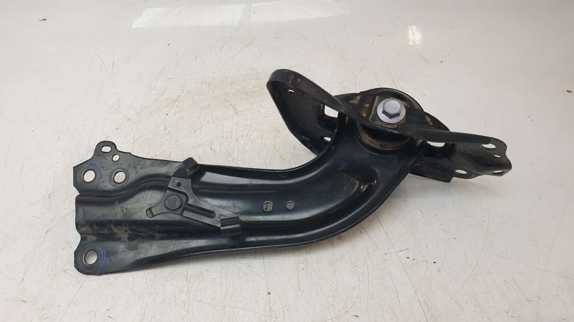 BRAZO SUSPENSION INFERIOR TRASERO IZQUIERDO TOYOTA C-HR 2016- (1461478)
